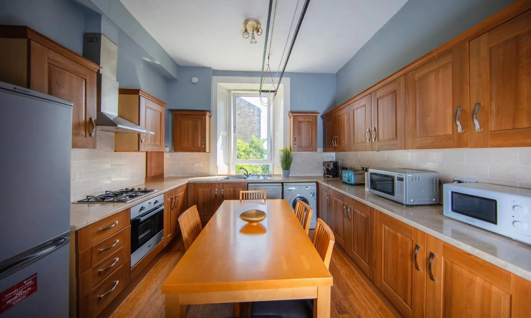 Comfortable, Spacious Edinburgh Retreat, By The Meadows! Apartment