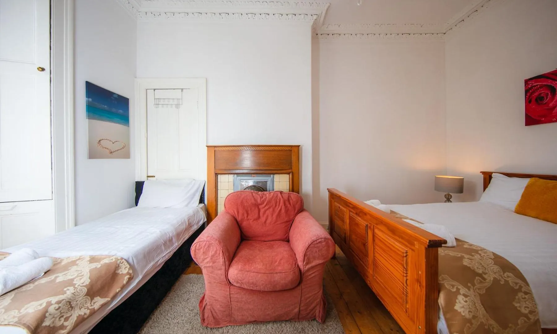 Comfortable, Spacious Edinburgh Retreat, By The Meadows! Apartment