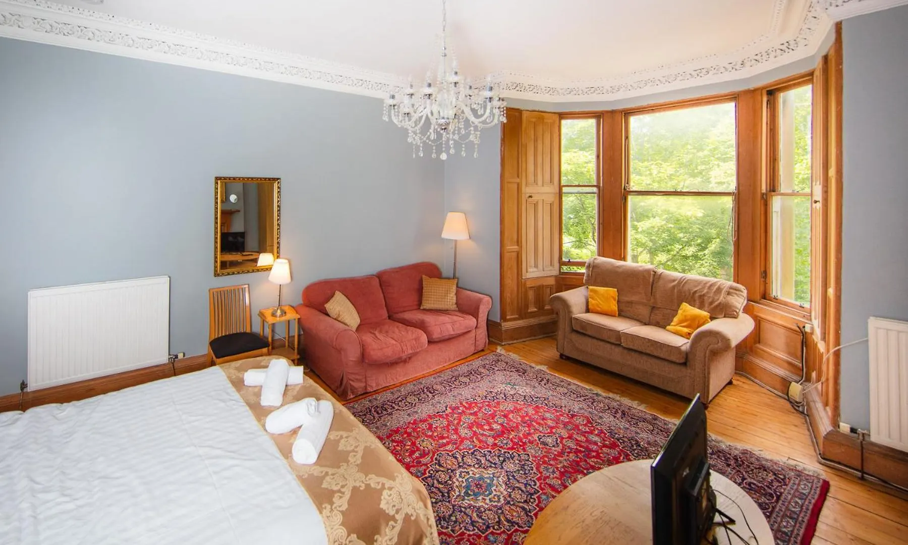 Comfortable, Spacious Edinburgh Retreat, By The Meadows! Apartment