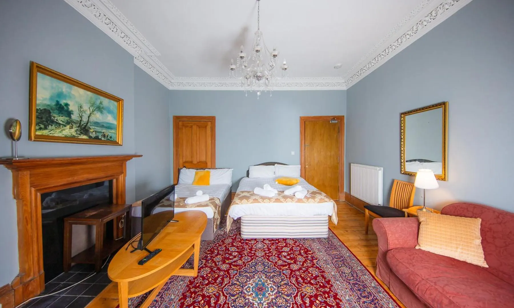 Comfortable, Spacious Edinburgh Retreat, By The Meadows! Apartment