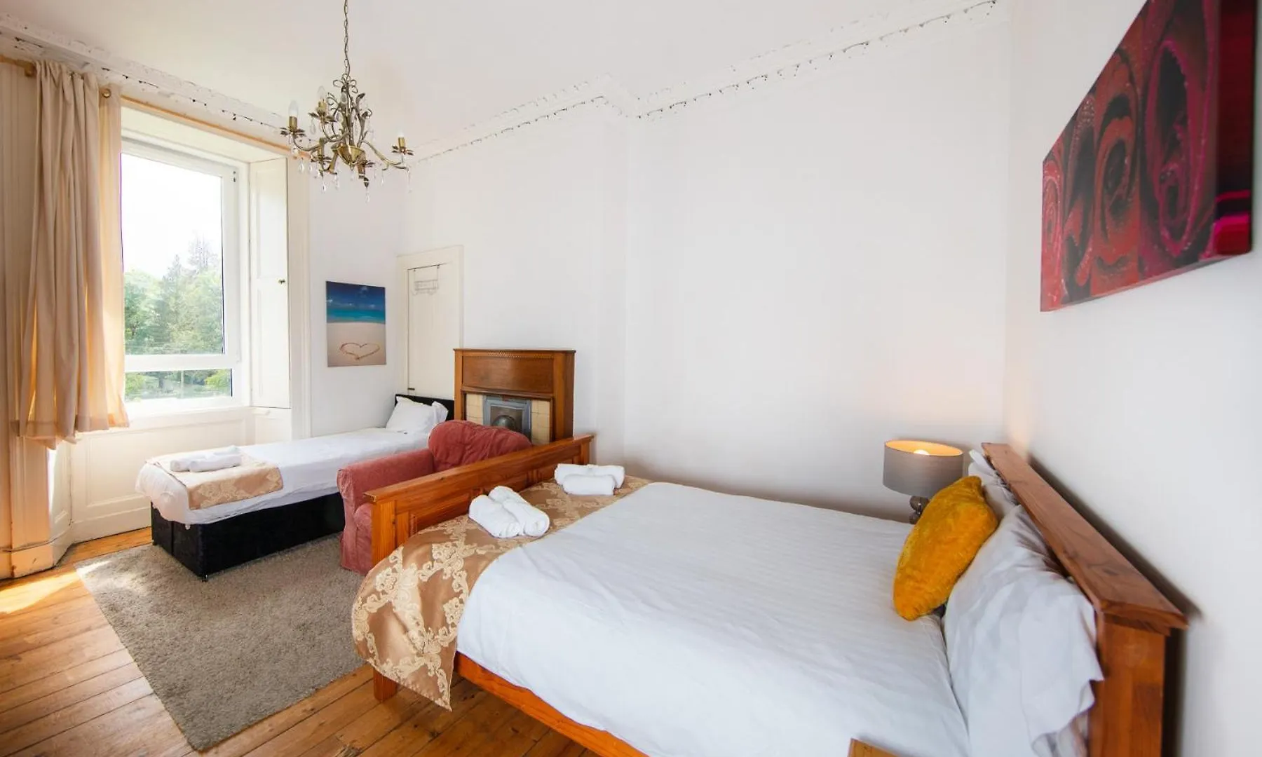 Comfortable, Spacious Edinburgh Retreat, By The Meadows! Apartment 0*,  United Kingdom