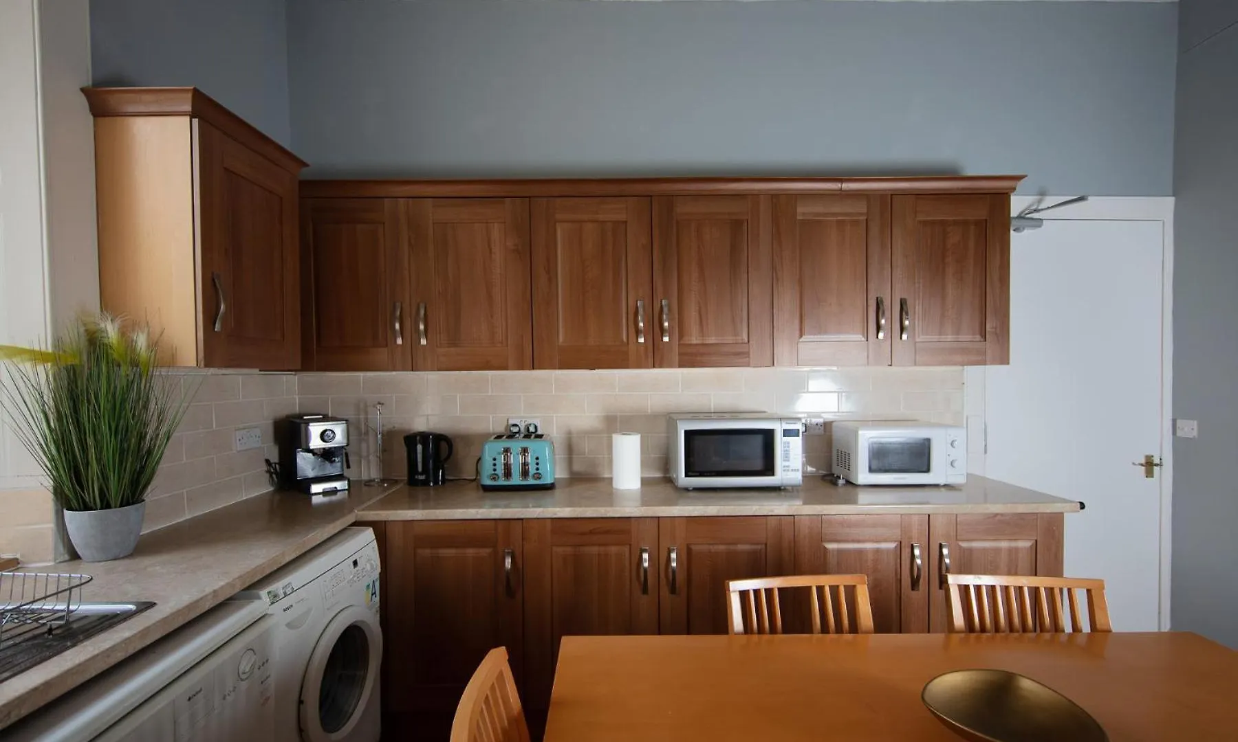 Comfortable, Spacious Edinburgh Retreat, By The Meadows! Apartment