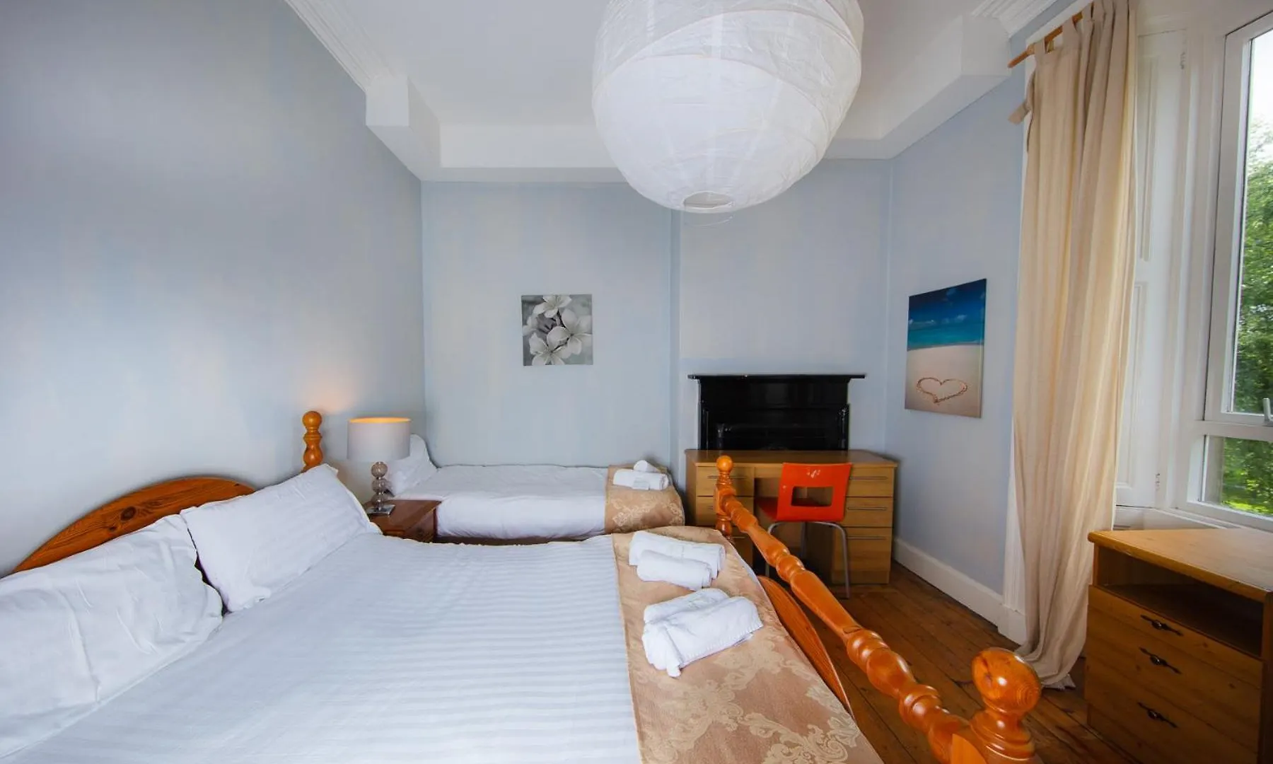 Comfortable, Spacious Edinburgh Retreat, By The Meadows! Apartment