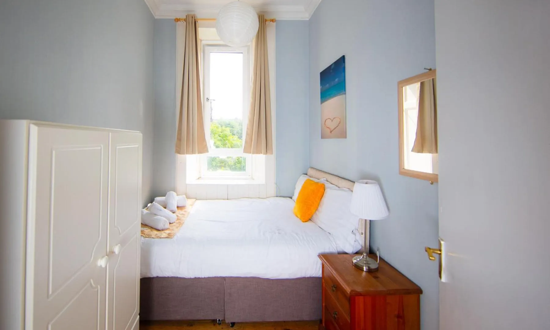 Comfortable, Spacious Edinburgh Retreat, By The Meadows! Apartment