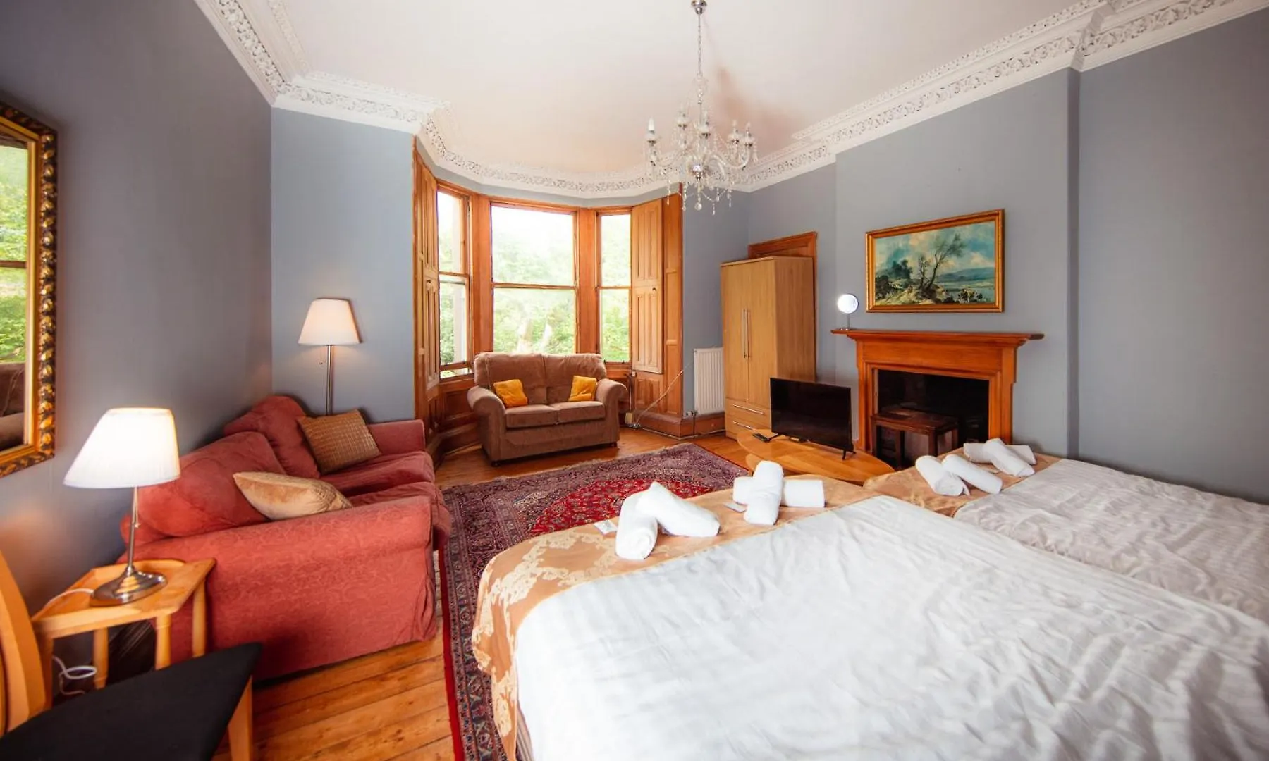 Comfortable, Spacious Edinburgh Retreat, By The Meadows! Apartment 0*,  United Kingdom